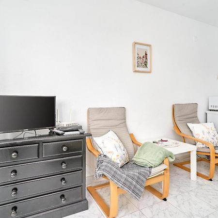 Comfortable Studio Apt Нерха Екстериор снимка